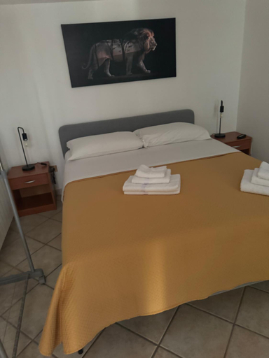 Bedroom 2, Mont E Case, Napoli