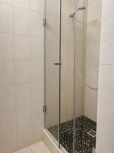 Bathroom 3, Rush Hotel, Makhambetskiy