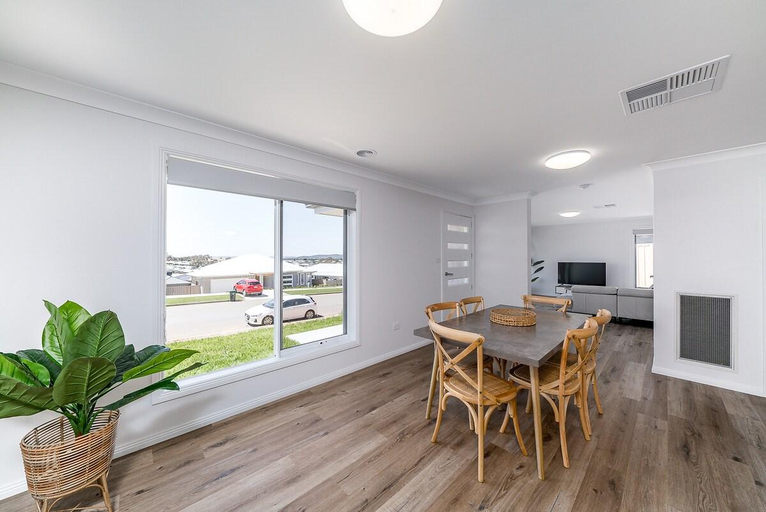 Others 5, Modern Escape in a Quiet Neighbourhood, Wagga Wagga - Pt B