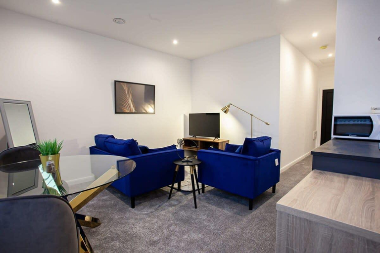 Others 3, Lovely Open Plan 1 Bedroom Apartment in Bolton, Bolton