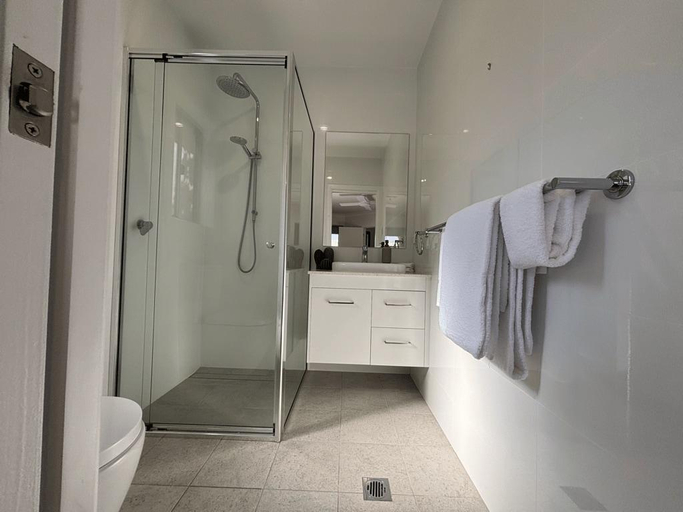 Bathroom 5, Central Wagga Villa, Wagga Wagga - Pt A