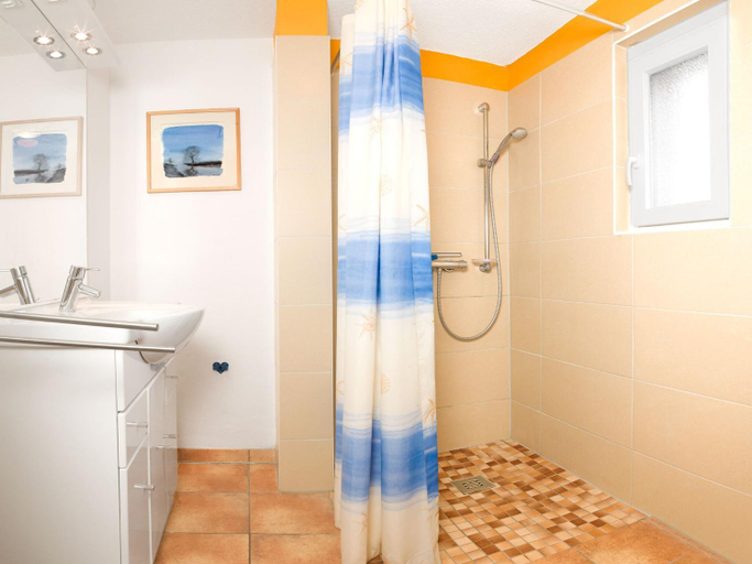 Bathroom 3, Ferienwohnung auf der Insel Poel nahe Strand, Nordwestmecklenburg