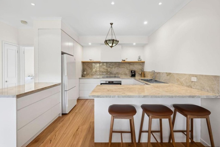 Others 4, Luxury Lorne, Surf Coast - West