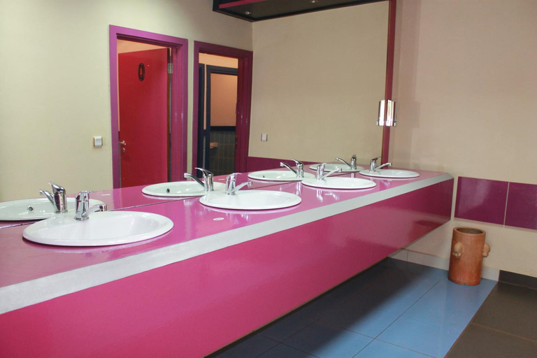 Bathroom 5, Hostellerie de la Sanaga, Sanaga Maritime