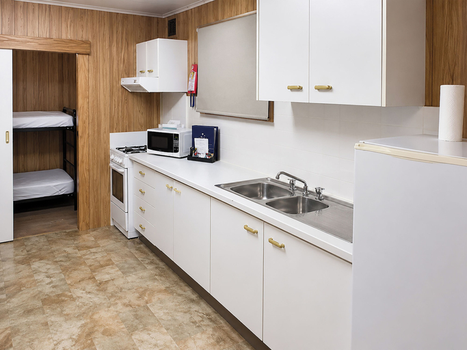 Private kitchen 5, Dubbo Holiday Park, Dubbo - Pt A