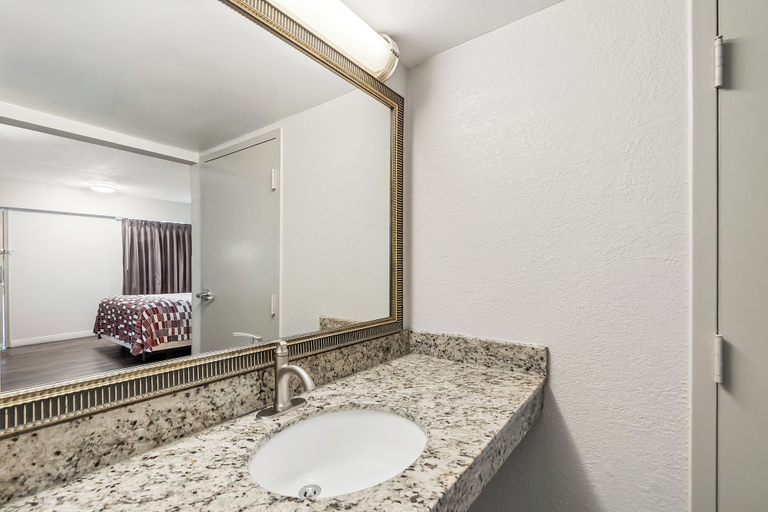 Bathroom 5, Red Roof Inn Washington, DC, Washington D.C.