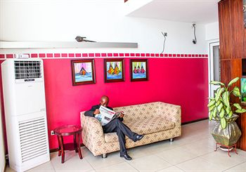 Others 3, マックスロット ホテル, Accra