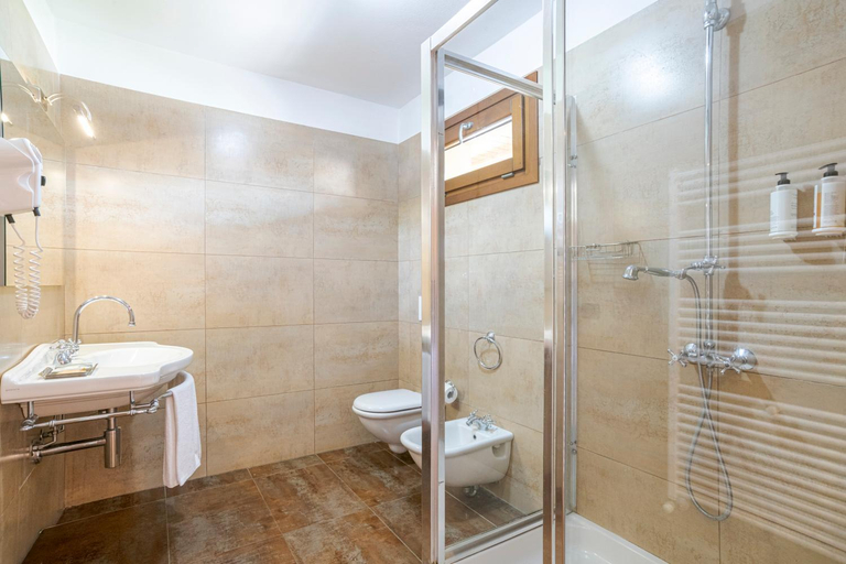 Bathroom 4, Agriturismo Il Boschetto, Monza and Brianza