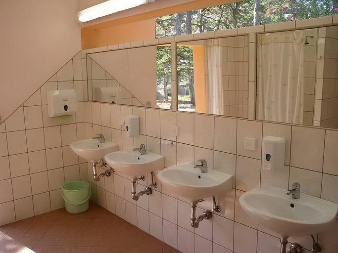 Bathroom 3, Camping Planik, Ražanac