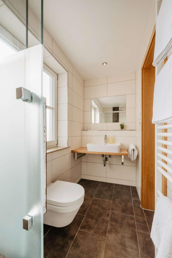 Bathroom 2, Landgasthof Lautenschlager, Regensburg