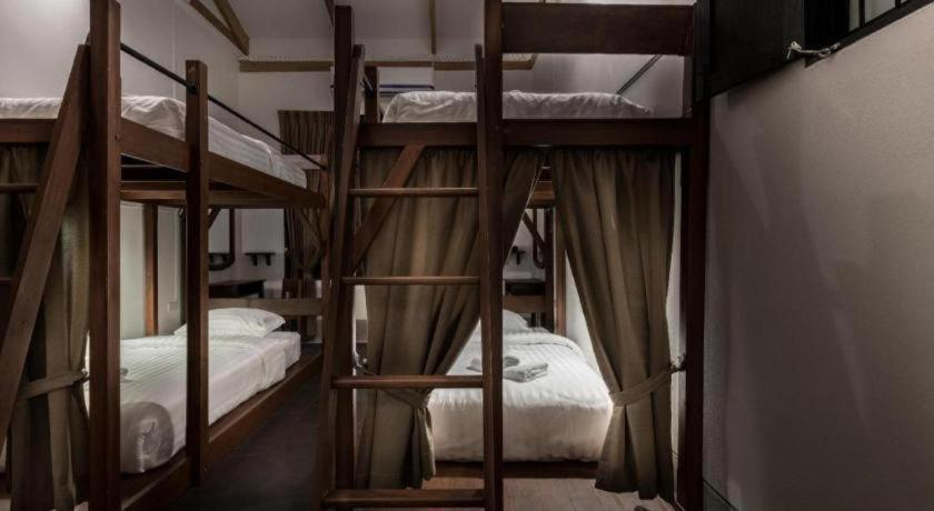 Bedroom 3, Uthai Heritage Hotel, Muang Uthai Thani
