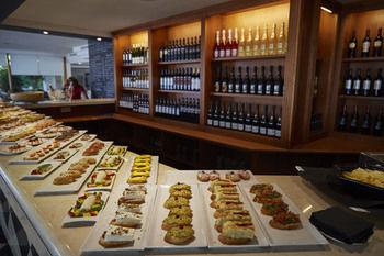 Food & Drinks