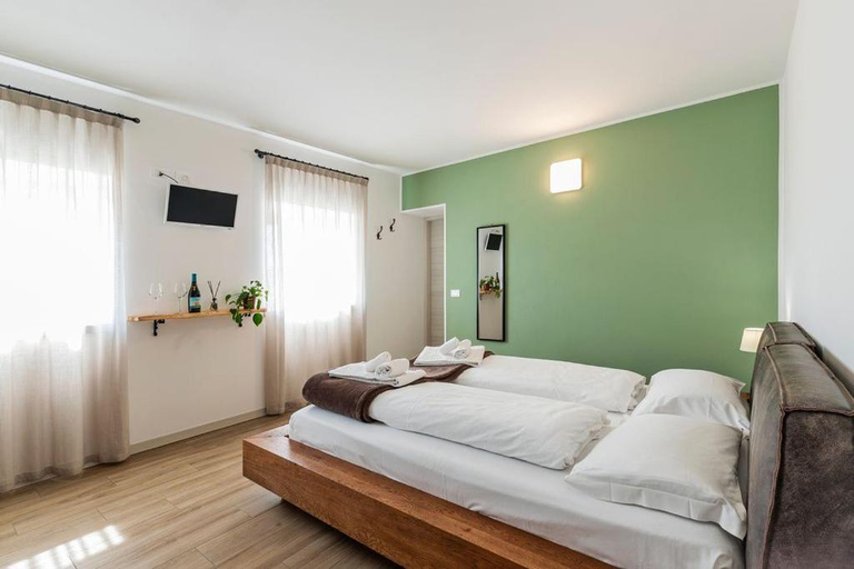 Bedroom 1, Albergo Berna, Verona