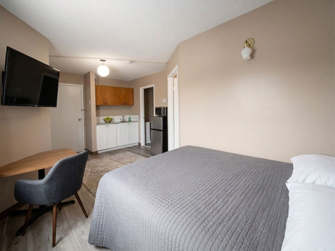 Room 5, Good Knight Inn Motel, Division No. 17