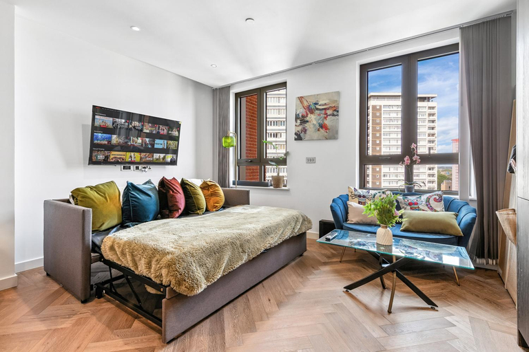 Others 5, Serene & Lovely Apartment in Paddington, London
