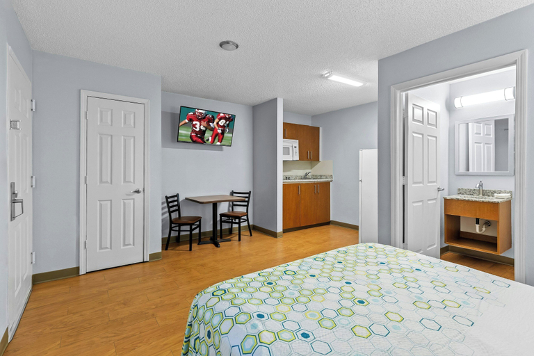 Bedroom 4, HomeTowne Studios by Red Roof Orlando South, Orange