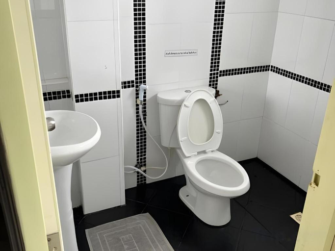 Bathroom 4, Hotel Le Lerts Living, Muang Khon Kaen