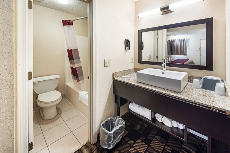 Bathroom 5, Red Roof Inn Anderson, IN, Madison