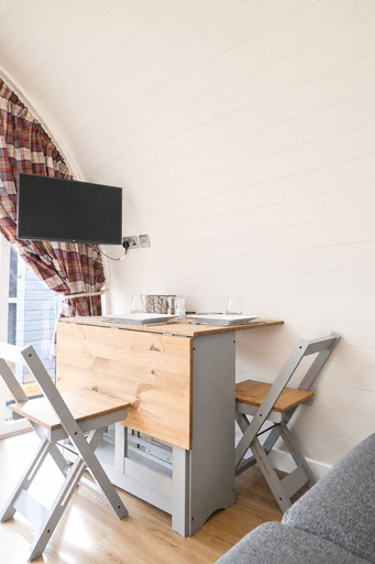 In-room dining 5, Croft 21 Glamping, Highland