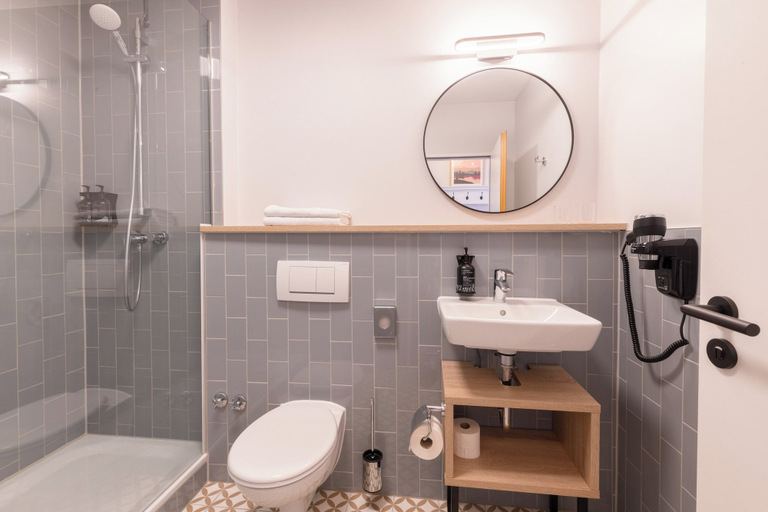 Bathroom 5, Garner Hotel Mannheim City, Mannheim