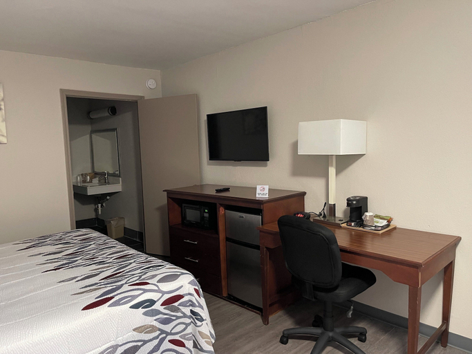 Bedroom 3, Red Roof Inn LaGrange, Troup