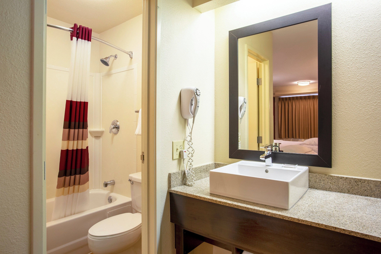 Bathroom 4, Red Roof Inn PLUS+ Pittsburgh East - Monroeville, Allegheny
