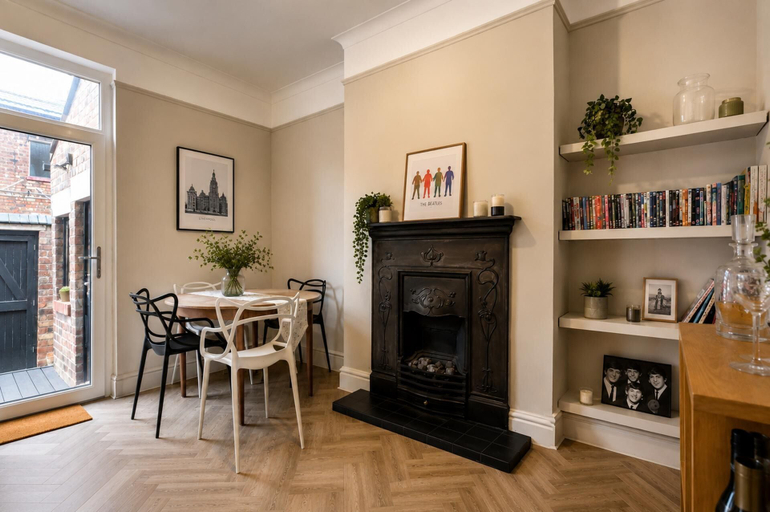 Dining, Smart 3 Bed House, Minutes From Penny Lane, Sefton