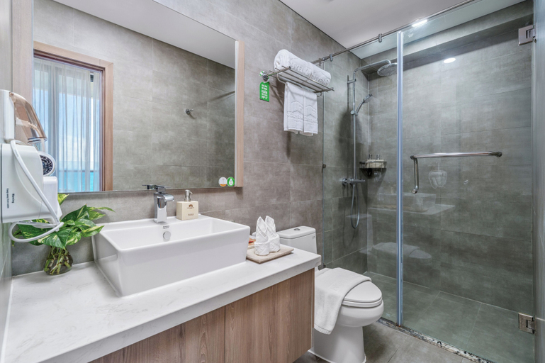 Bathroom 4, Nguyen Gia Hotel, Da Nang