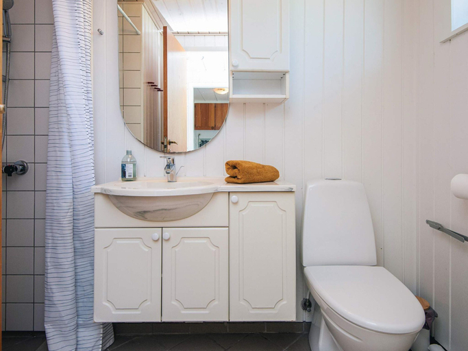 Bathroom 3, 4 Star Holiday Home in Knebel, Syddjurs