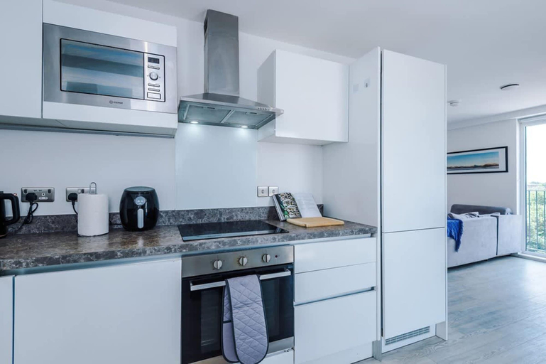 Room 5, Modern 2 Bed Duplex Free Parking Wi Fi, Manchester