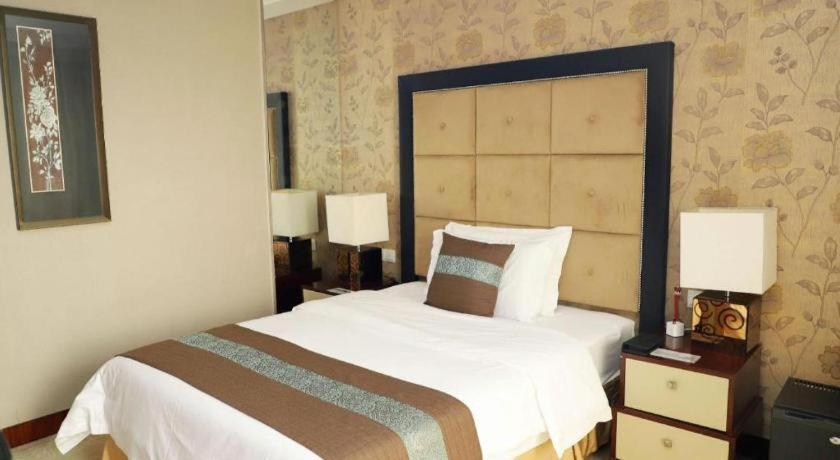 Bedroom 2, XinHua JianGuo Hotel, Jiujiang