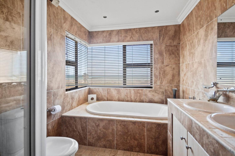 Bathroom 5, Dream House on the Ocean - No Load Shedding, City of Cape Town