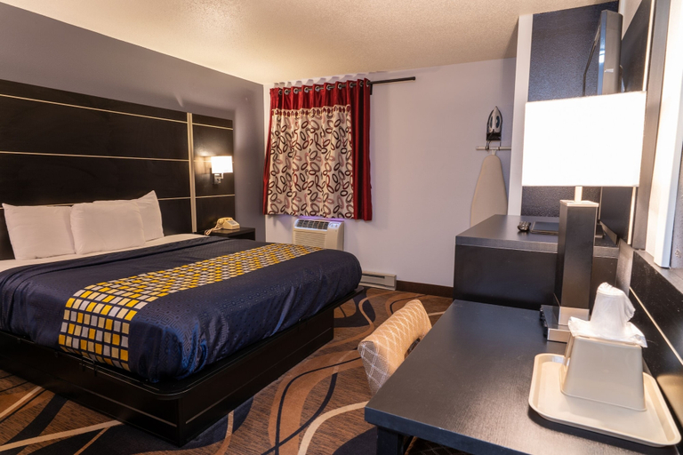 Bedroom 3, Coratel Inn & Suites by Jasper Hastings, Dakota