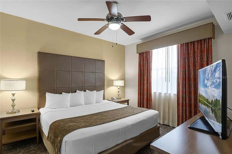 Room 4, Stay Near Disney 2BR Pools Arcade, Orange