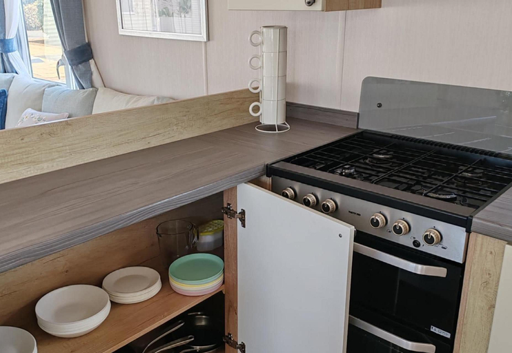 Private kitchen 3, Par Sands 3-bed Caravan, Sleeps 8 With Parking, Cornwall