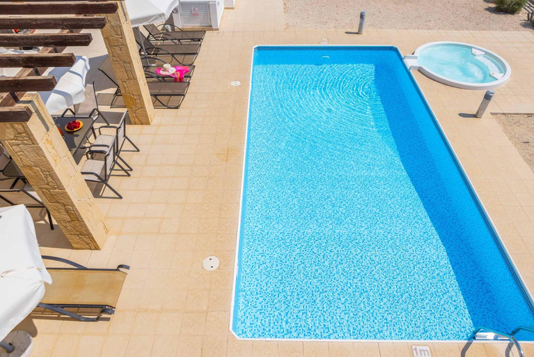 Sport & Beauty 4, Villa Evanthia