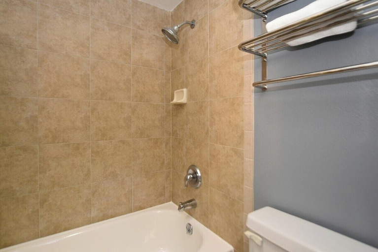 Interior 2, Beachfront 1BD w Stunning Ocean View-paki Maui 207, Maui