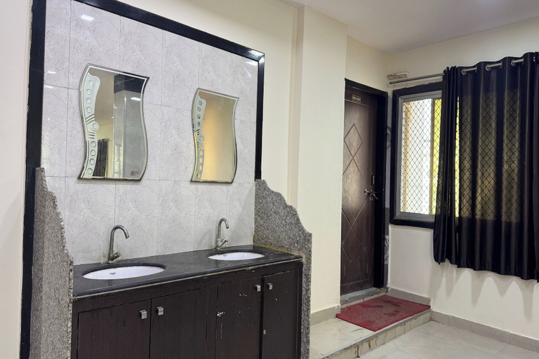 Bathroom 3, Hotel Lotus Inn, Udaipur