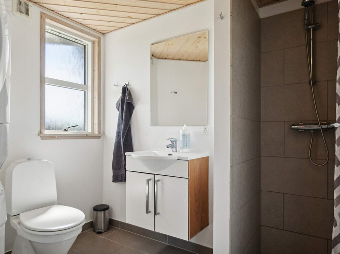 Bathroom, 5 Star Holiday Home in Lokken, Hjørring