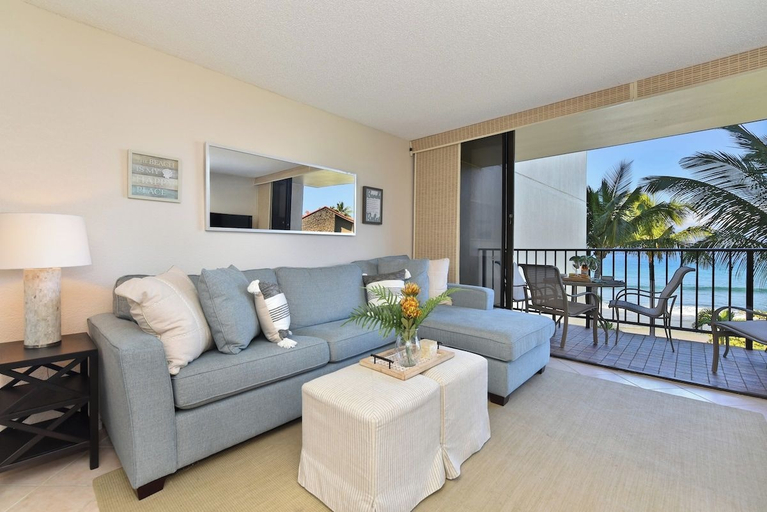 Others 4, Remodeled Oceanfront 2BR AC Pool - Kaanapali Shores 404, Maui