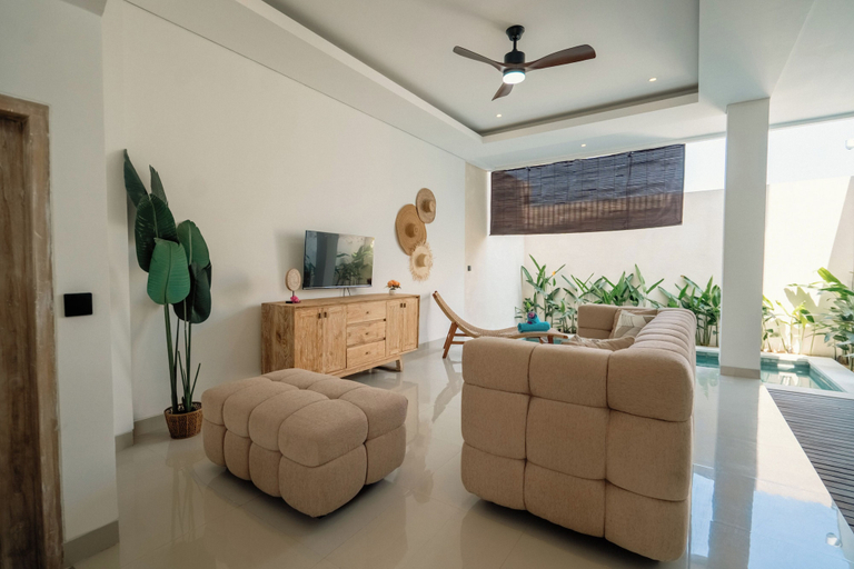 Living area 3, Villa Lopina Umalas, Badung