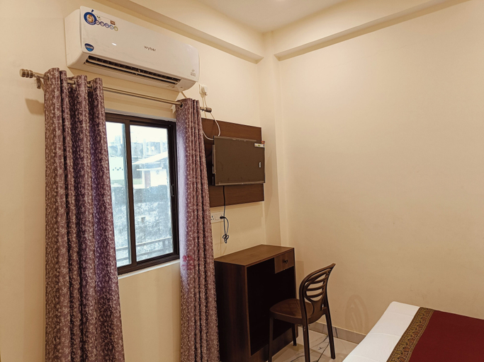 Room 3, Mahalaxmi Guest House, Varanasi
