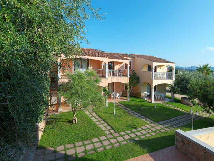 3, Apartment in Badus with communal Pool, Olbia-Tempio