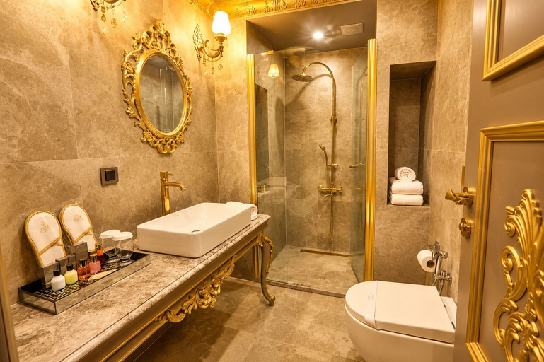 Bathroom 5, Real King Suite Hotel, Yomra