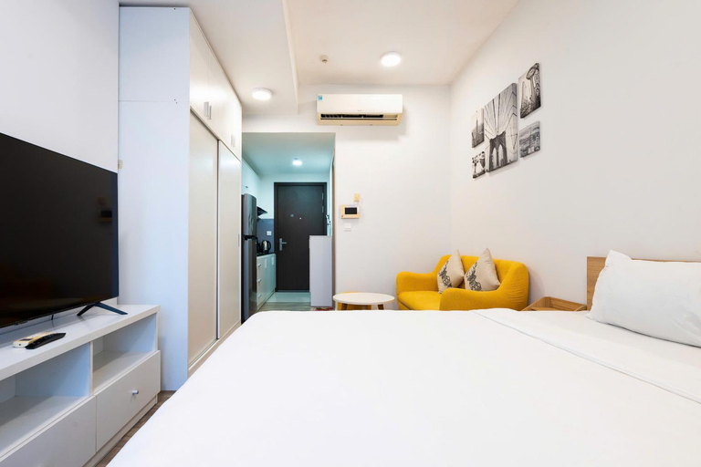 Bedroom 3, River Gate, District 4