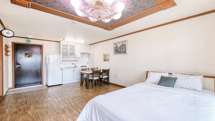 Bedroom 3, Ganghwa Ara Pension, Ganghwa