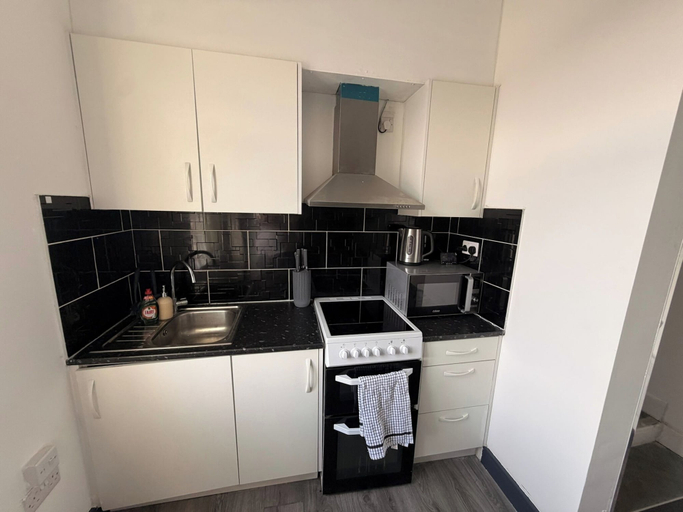 Private kitchen, Wolverhampton City Apartment - Modern & Cozy Stay, Wolverhampton