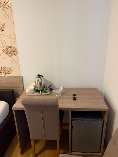 Others 5, Hotel MIR, Herzegovina-Neretva