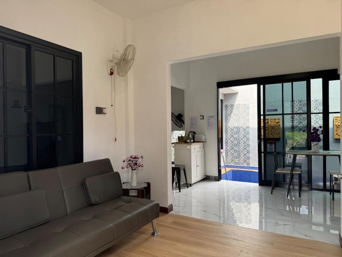 2, Villa Aline, Malang