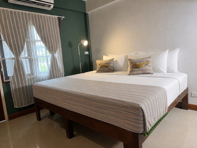 Room 3, Retro at Mae Rim, Mae Rim